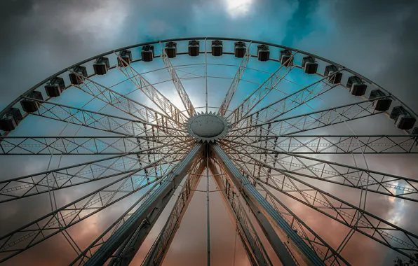 The sky, wheel, amusement