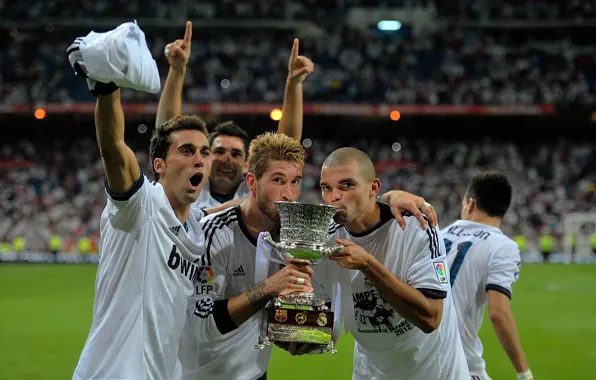 Picture 2012, football, Real Madrid, Pepe, s.ramos, Super Copa, A.Arbeloa, Adan