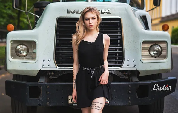 Picture girl, dress, legs, photo, photographer, blue eyes, model, truck