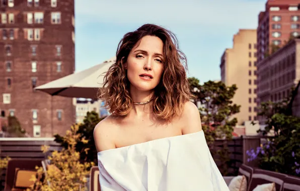 Picture the city, background, home, makeup, dress, actress, hairstyle, brown hair