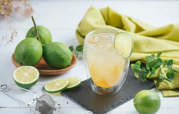 Ice, lime, lemonade