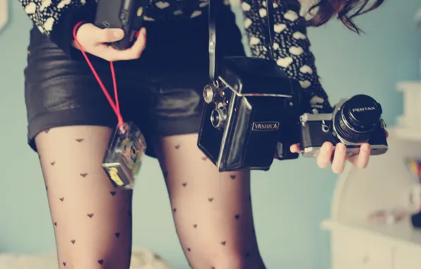 Picture girl, feet, cameras