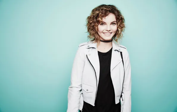 Picture smile, photo, background, jacket, hairstyle, Camren Bicondova