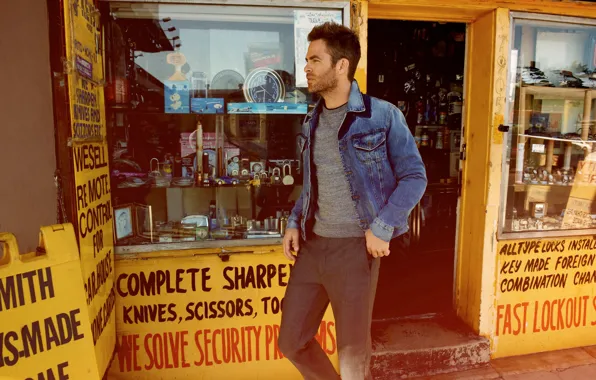 Street, t-shirt, actor, photoshoot, shop, Chris Pine, pants, showcase