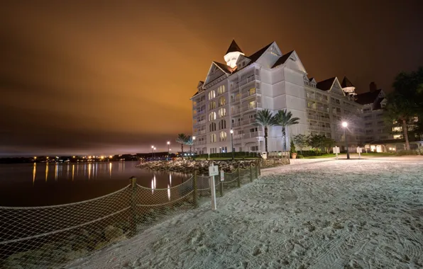 Sand, mesh, building
