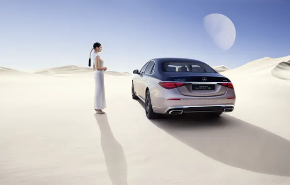 Picture Sand, Girl, Mercedes-Maybach, 2022, Limited Edition, Luxury car, Luxury car, Mercedes-Maybach Haute Voiture