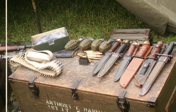 Picture knives, cartridges, grenades, ammunition