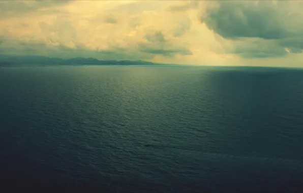 The sky, the ocean, calm