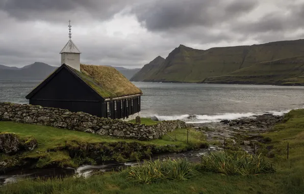 Sea, grass, clouds, mountains, fog, stream, stones, overcast