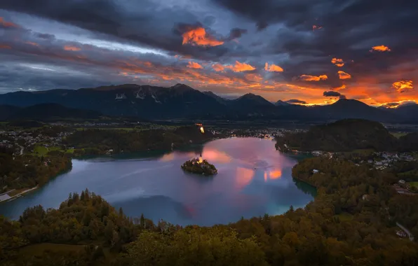 Picture the sky, paint, the evening, Lake bled