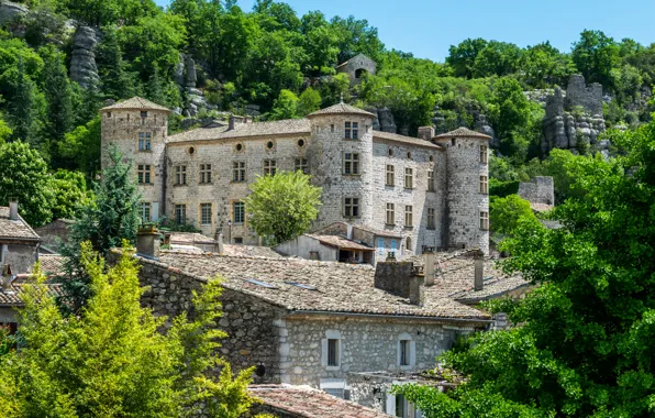 Home, trees, rocks, Vogue, France
