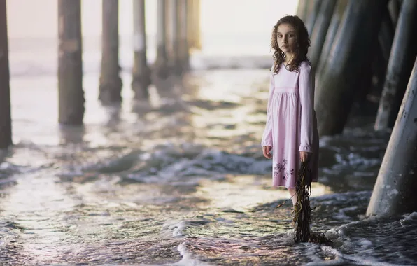 Picture sea, bridge, girl