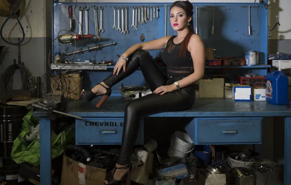 Picture style, model, garage, SAMANTA