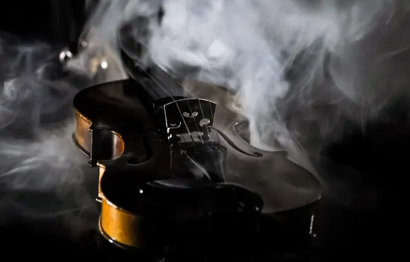 Macro, music, violin, smoke