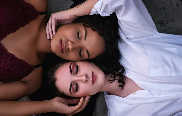 Close-up, calm, beauty, makeup, freckles, two girls, close-up, calm