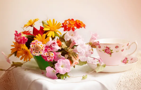 Picture bouquet, Cup, napkin, © Elena Di Guardo