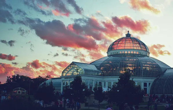 The sky, clouds, the building, Conservatory