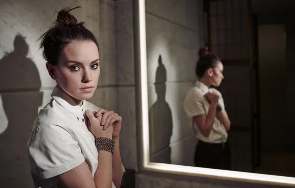 Look, light, reflection, portrait, shadow, hands, actress, mirror