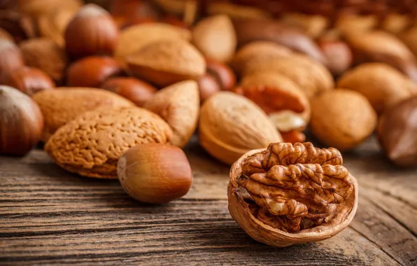 Nuts, almonds, hazelnuts, walnut