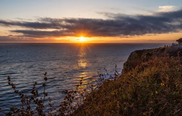 Picture sea, the sky, the sun, clouds, rays, sunset, rocks, shore