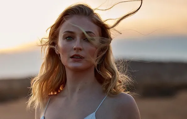 Download Wallpaper The Wind Hair Actress Sophie Turner Sophie Turner Section Girls In 0742