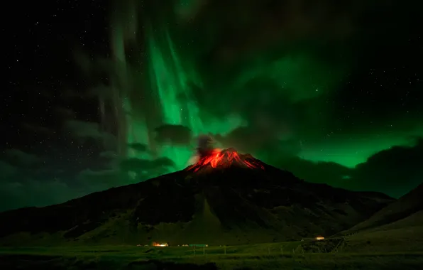 Night, Northern lights, the volcano, the eruption