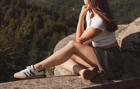 Pose, T-shirt, Feet, Skirt, Sitting