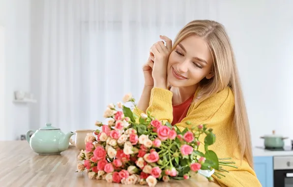 Flowers, pose, smile, roses, bouquet, makeup, hairstyle, blonde