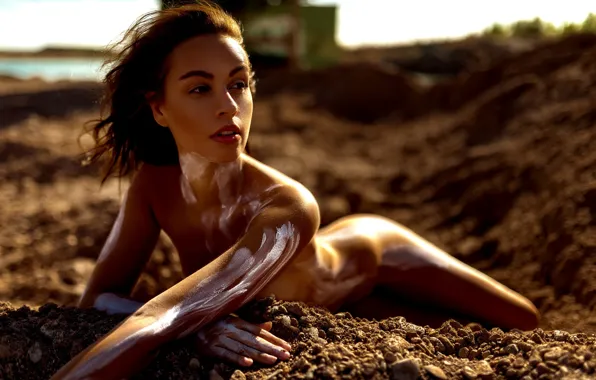 The sun, nature, pose, model, paint, naked, body, makeup