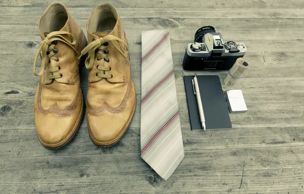 Picture money, shoes, lighter, the camera, handle, tie, Notepad, fashion