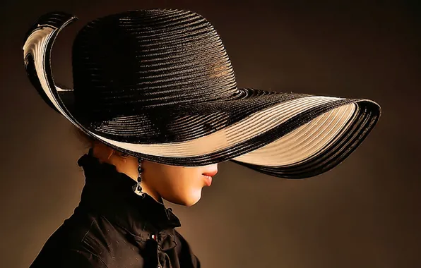 Style, hat, earrings, lips