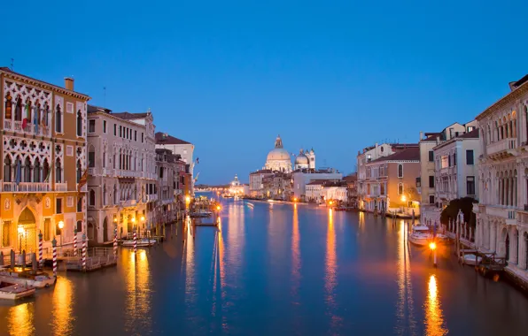 Picture lights, home, the evening, channel, Venice, Italy