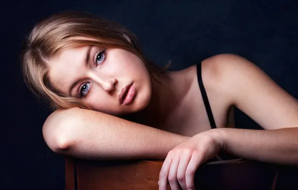 Pose, background, portrait, makeup, hairstyle, brown hair, thought, on the chair