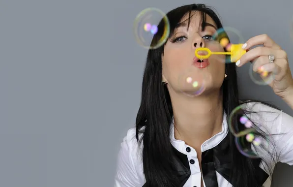 Picture girl, brunette, ring, bubbles, Katy Perry, singer, Katy Perry
