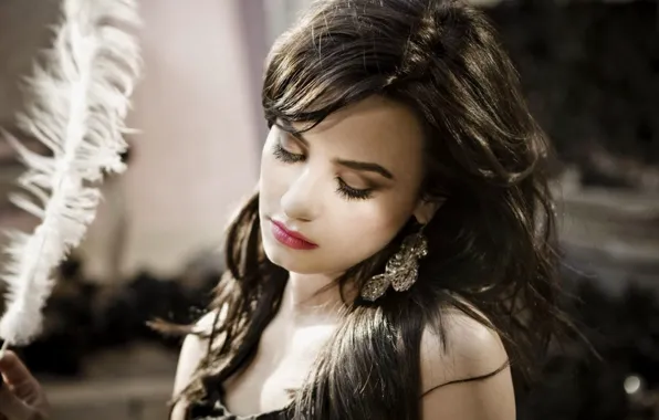 Picture singer, Demi Lovato, artist