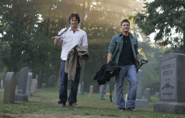 Picture smile, cemetery, the series, guys, men, supernatural, Sam, supernatural