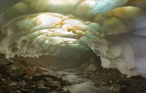 Picture the volcano, Kamchatka, Snow cave