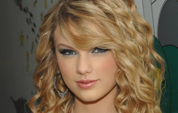 Picture look, face, music, earrings, blonde, singer, Taylor Swift