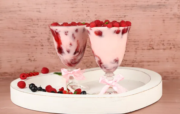 Raspberry, dessert, currants, black-red