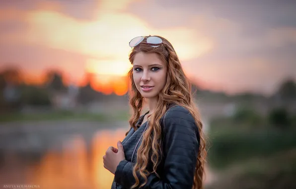 Picture look, girl, sunset, river, glasses, jacket, red, curls