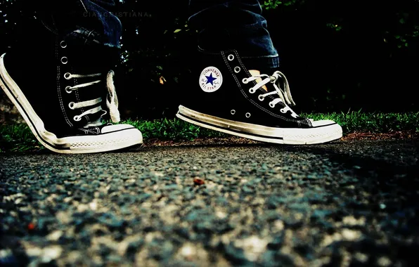 Picture road, grass, asphalt, feet, sneakers, converse