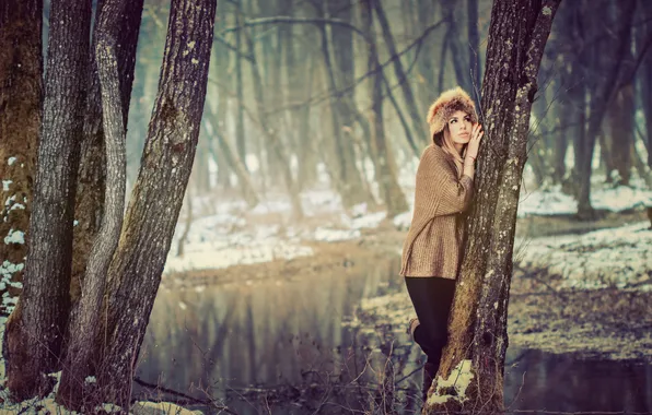 Picture forest, trees, river, winter. girl