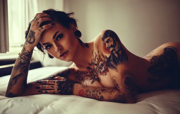 Look, face, body, figure, tattoo