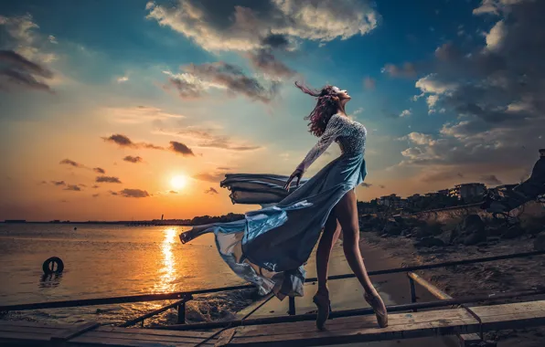 Picture sea, the sky, the sun, clouds, sunset, pose, shore, model