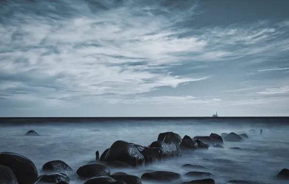 Sea, the sky, clouds, stones, overcast, shore, ship, dal