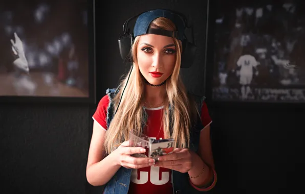 Picture look, girl, face, makeup, headphones, blonde, cap, baseball cap