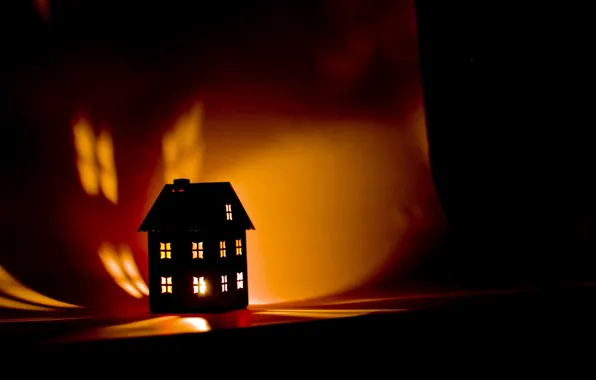 Picture light, house, reflection, candle, shadows, house
