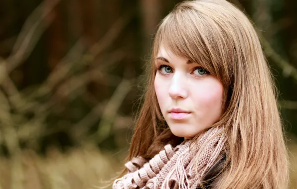 Picture LOOK, BROWN hair, FACE, PORTRAIT, SCARF