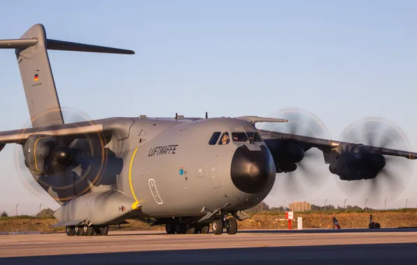The plane, the rise, cargo