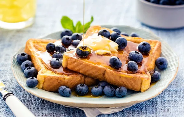 Berries, blueberries, bread, honey, toast, fried
